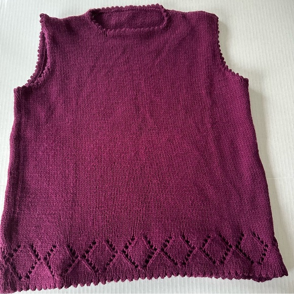 unbranded Sweaters - Vest burgundy good condition. Hand knitted . Sz small to medium- see below